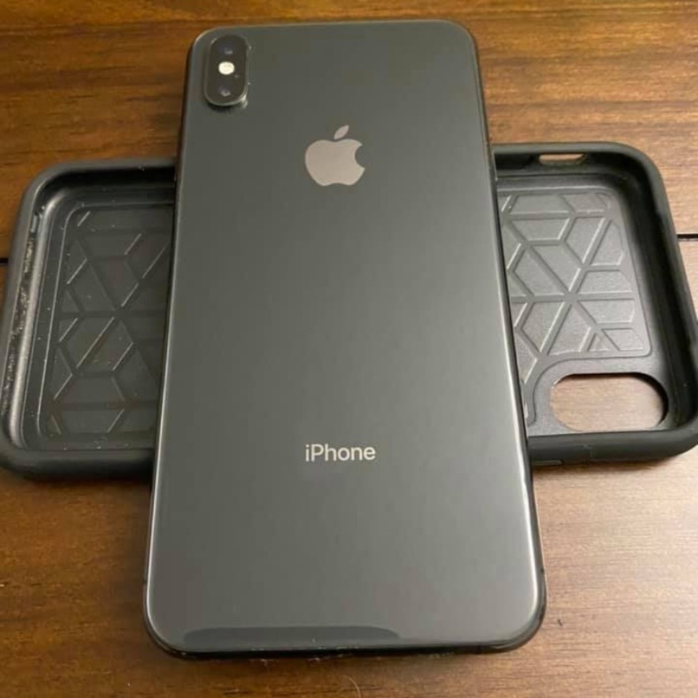 IPHONE XS MAX